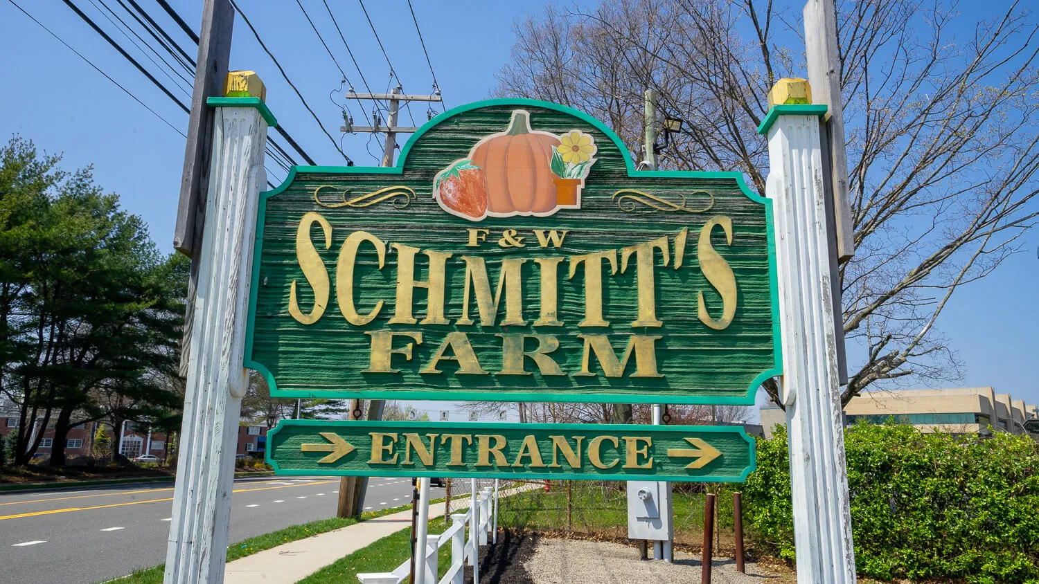 Schmitt's Family Farm Sign